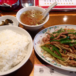 豫園 - 青椒肉絲定食 900円