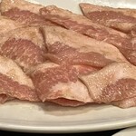 焼肉 ギュービッグ - 