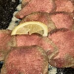 焼肉 ギュービッグ - 