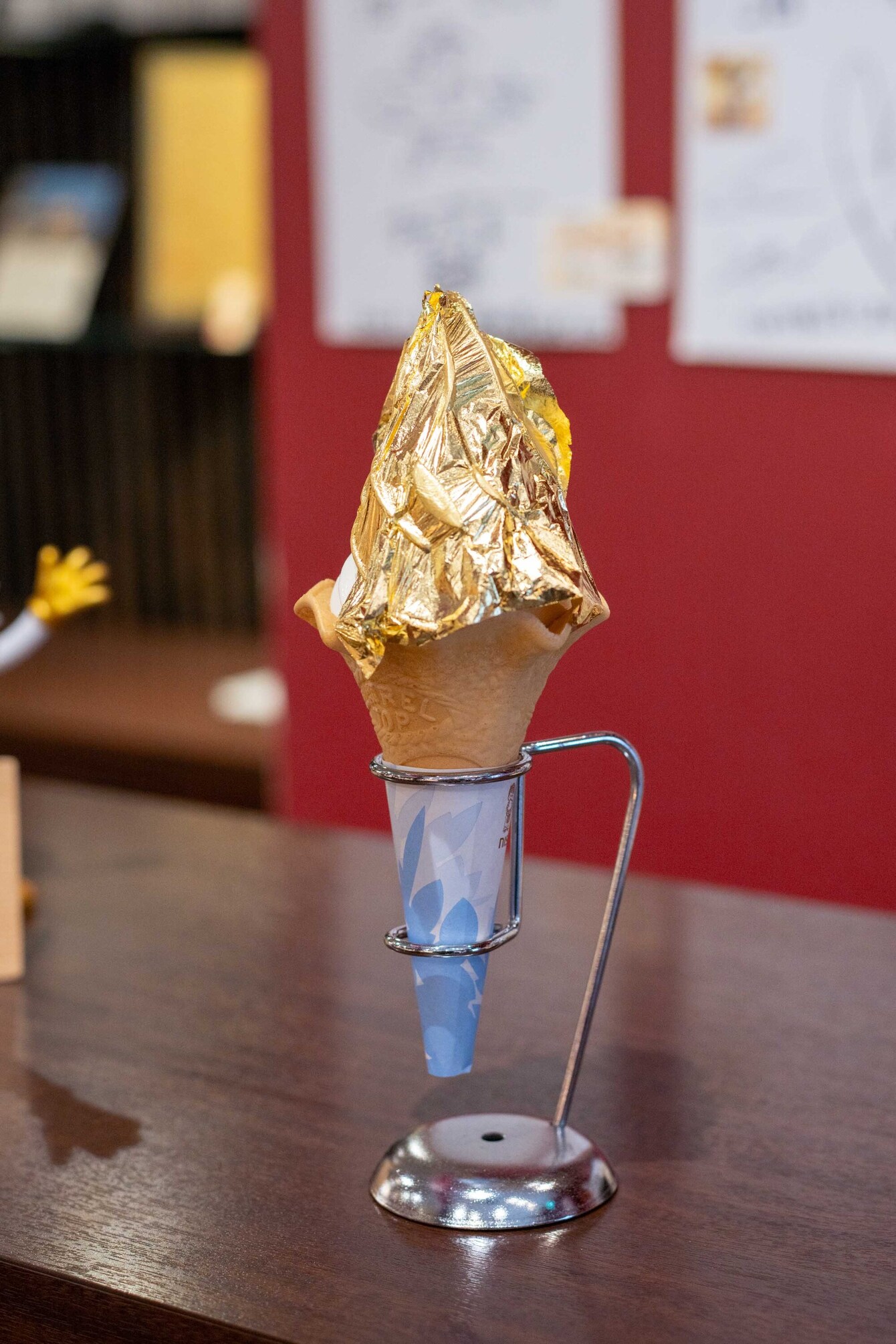 KAIEDA 金箔のかがやきソフトクリーム FLAVORS 308 フレーバーズ 箔一 金のかがやきソフトクリーム 箔一 金箔