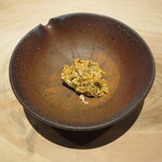 菊鮨 - 赤酢の酢飯と渡り蟹(山口宇部)と紫海胆(長崎壱岐)