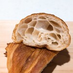 Komorebi BAKERY - 米粉のクロワッサン