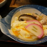 江井島酒館 麺坊はりまや - 小鉢に取り分けます