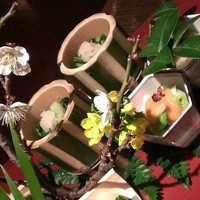燈々庵 - 前菜　竹の器はオーナー様自らカットしているそう。