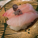 廻し鮨 新鮮や - イシダイ