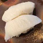 廻し鮨 新鮮や - カレイのえんがわ