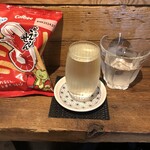 麹町いづみや しろ - カルビーかっぱえびせん ・蓬莱 まるしぼ 生原酒 