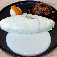 キッチン 大宮 MARK IS みなとみらい店 - 純白のオムライス大盛り&大宮特製ハンバーグ　　　　　　　2,650円(税抜)
