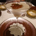 ラトラスフィス - ジャガイモとトリュフのヴルーテ　甲殻類と地鶏のコンソメジュレ