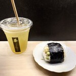 TEA STAND Tsuguto - お皿も　ス・テ・キ