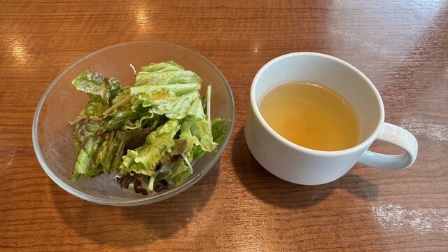 Chapeau Rouge photo 2