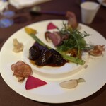 オリカ - 富良野黒毛和牛ホホ肉の赤ワイン煮込みは、夫が注文。シェアしました、美味しかったです。ワインが進みます。