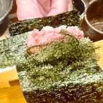 天寿し - トロと海ぶどうの手巻き