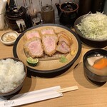 とんかつ けい太 - トンカツ膳(๑˃̵ᴗ˂̵)
