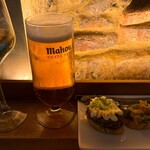 Gure Toki - チャコリ、ビールと注文したピンチョス