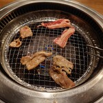 焼肉 ホルモン 牛繁 - 