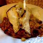 コチン ニヴァース - ランチメニューのスペシャルキーマカレーセット（1,000円：2014年４月の消費増税後価格）。レンズ豆やしめじがたっぷり入った、まさにスペシャルなキーマカレーです。