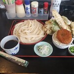 まさか - まいたけ天ちくわ天ざるうどんとコロッケ丼1199円です～！