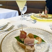 Bistro東進堂 - 【お口取り】
                    グージェール
                    生ハムメロン
                    パプリカと大根のマリネ
