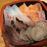 すし処　高寅 - 海鮮丼 玉子を外した状態