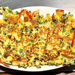 お好み焼き 鉄ちゃん - 両ｍんこんがり焼き上げるとこの色合いに　美味さ保証付の色でしょ