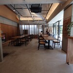 ラブレイク - 店内　テーブル席