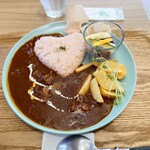 ラブレイク - ●山県市名物！ハヤシライス ピンクバターライス 1,100円

合計　2,000円

を注文してみた
