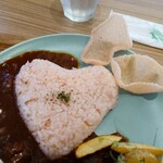 ラブレイク - ハートに型押しされた少し硬め
ほんのりとバターの味わいがしているバターライスも
食べ応えがあってこの食感が合っている

高富の有志が集って作られている
早矢仕ライスと同等な味わいがしてるんじゃないか❔