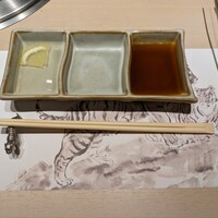 牛刺しと焼肉 仔虎 クリスロード店 - 