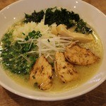 飛翔 - 料理写真:濃厚鶏白湯麺！