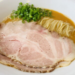 紅ズワイガニらぁ麺 まるはち屋 - 