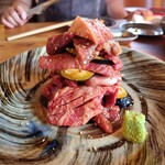 ヤキニクライオン オクマ - 県内産和牛切り落とし