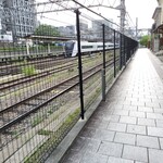 山梨レストラン メリメロ - 線路の真横