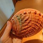 弁天山美家古寿司 - 鮑の殻