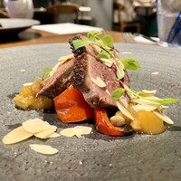 イル ネッビオ - ヨーロッパ産カモ肉とパプリカのロースト
                    マンゴーのアグロドルチェソース