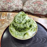 刀根菓子館 - 抹茶かき氷(小豆なし、練乳トッピング)