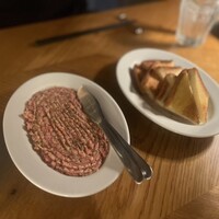 カルネジーオ イースト - 