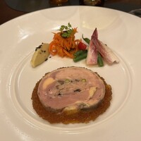 レストラン・パッション - ホロホロ鶏のバロティーヌ　モリーユ茸とピスタチオ、マデラワインのジュレとともに