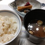 京懐石 美濃吉 - 鯛と新生姜の釜炊きご飯、赤だしと漬物