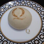 クイントカント - パン(店の焼き印付き)