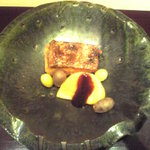 神保町 傳 - 6500円コース4焼物_秋鮭いぶし焼