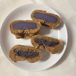 和菓子司 ほし乃 - 上の2個が紫いも、下の2個がおぐら、