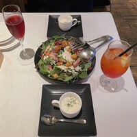 24/7 restaurant - 