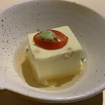 めしと酒 阿羅漢 - お通し　玉蜀黍豆腐