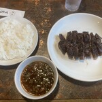 ピーピングトム - ステーキ200g +ライス中