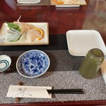 魚山人 - 卓上にセットされていました