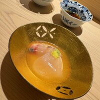 鮨 由う - 