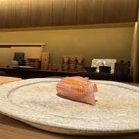 鮨 由う - 