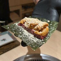 恵比寿 うしみつ - 和牛の雲丹ユッケドッグ