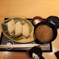 小梅 浦和総本店 - 出汁稲荷セット400円。コスパは良いですが…。